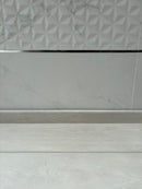 ZOCLO DE MADERA MDF GRIS CLARO  200X6X1.2 CM P6063