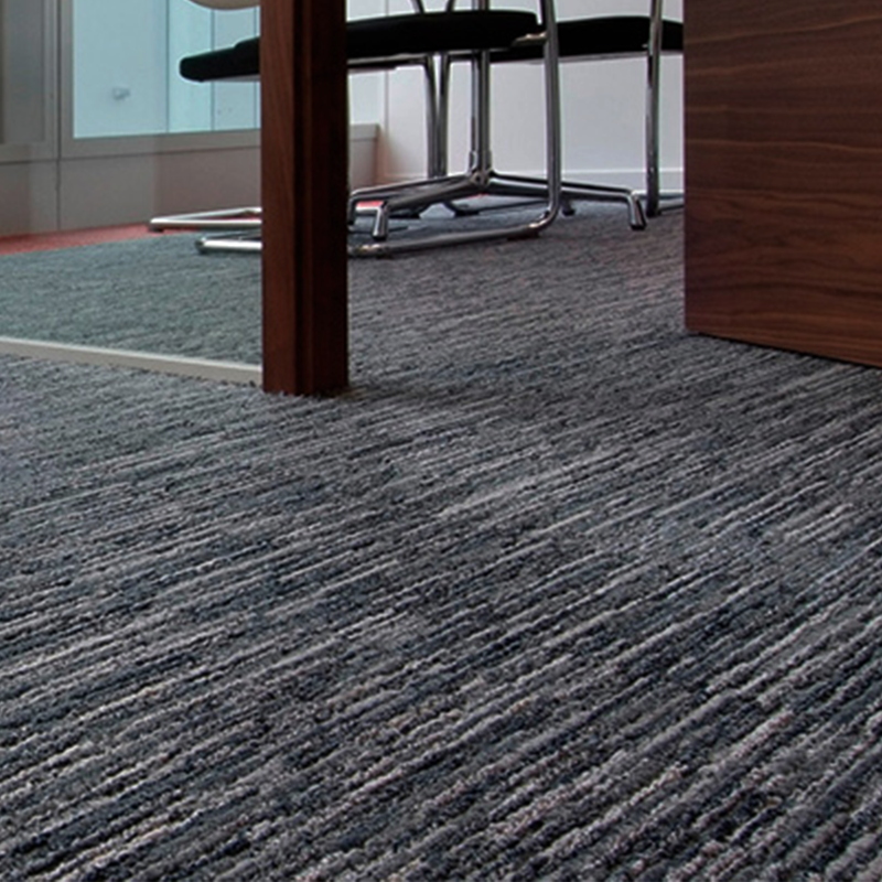 EDINBURG II ALFOMBRA DE ROLLO 100% SOLUTION DYED PET (ANCHO 3.66 MTS)